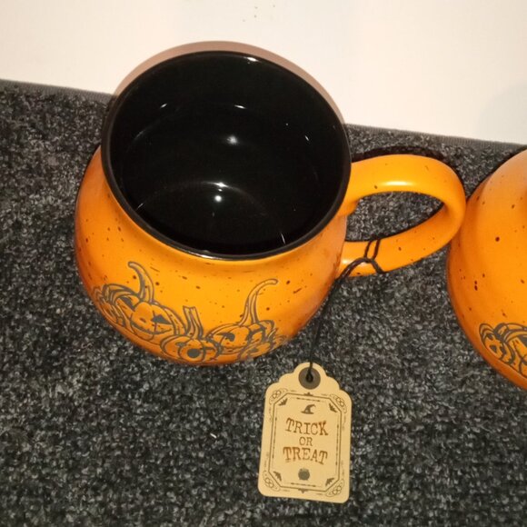 HALLOWEEN PUMPKIN TRICK OR TREAT ORANGE AND BLACK LARGE MUG, NEW! - Picture 5 of 6